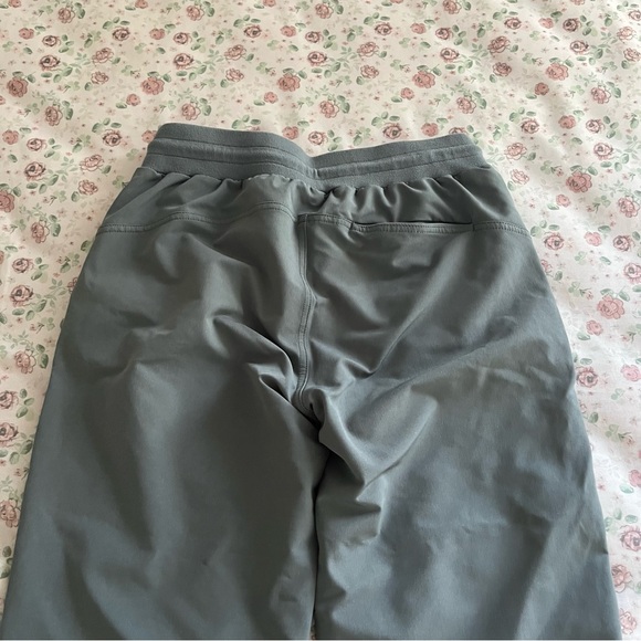 Old Navy sage green stretch tech dry quick jogger athletic pants medium - Picture 5 of 7